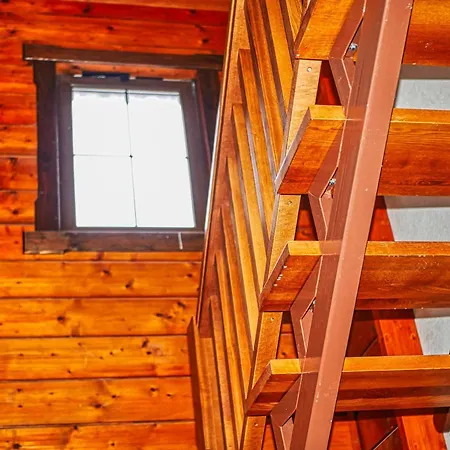 Hron - 3* Benesháza